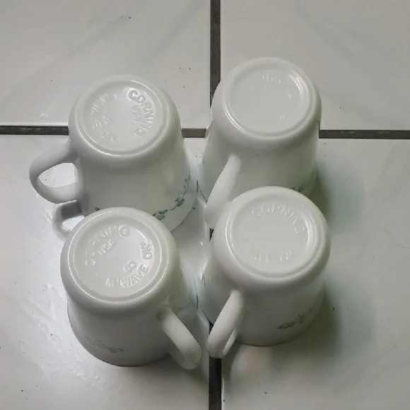 Vintage brand new "Corning" white mug set with green, blue floral and hearts (4) - Picture 3 of 5